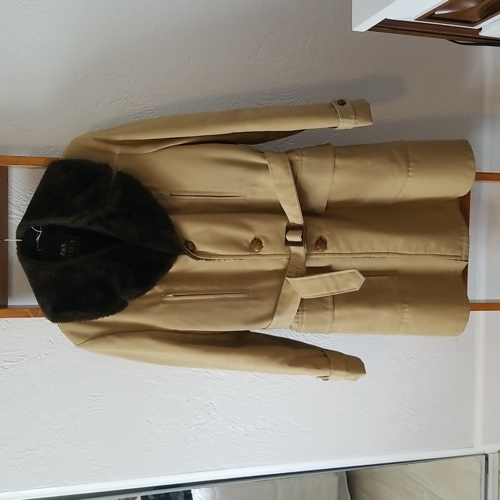 Vintage Baskin Trench Coat Camel Color with faux fur collar and lining Sz 42L